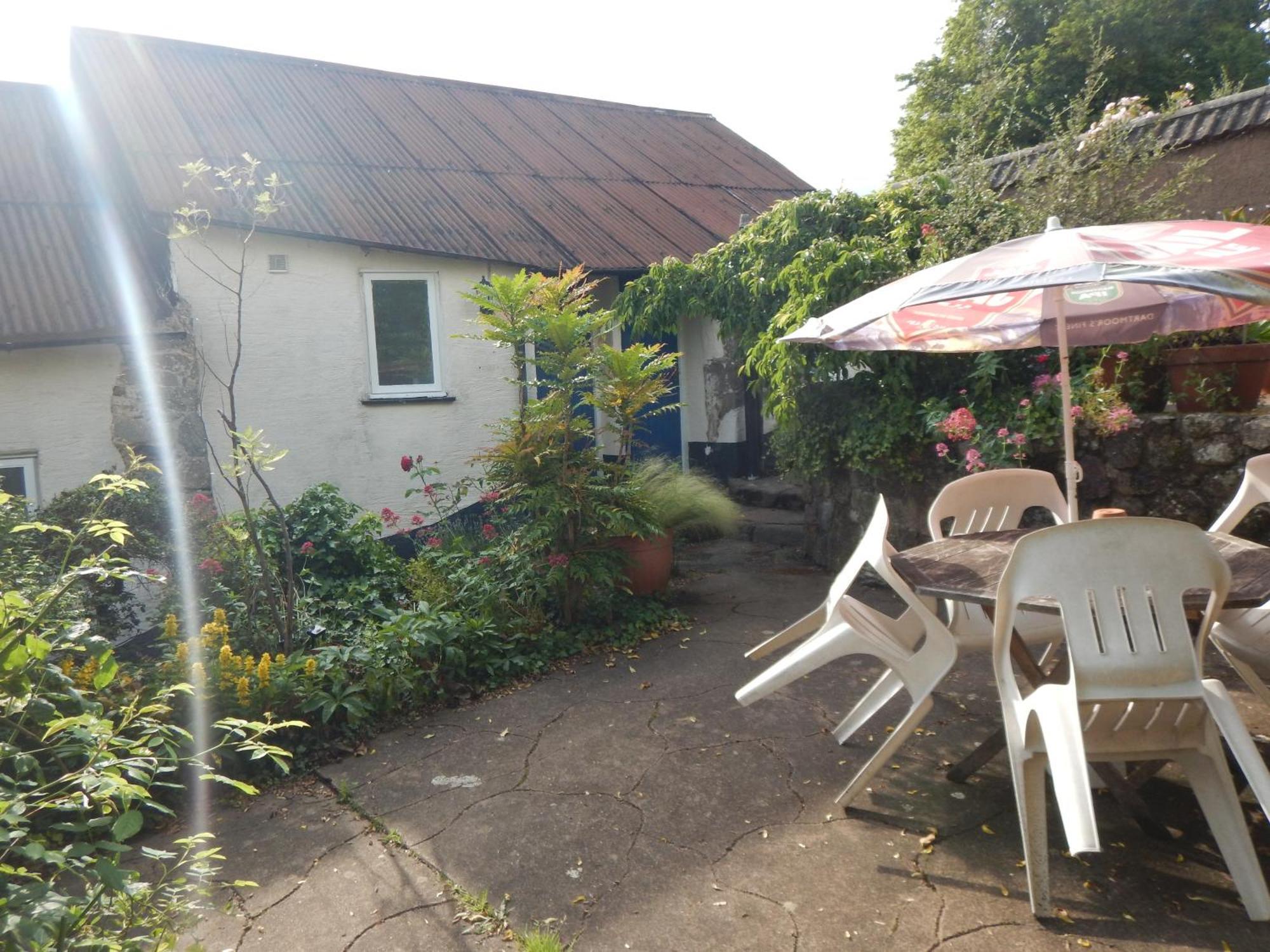 The Royal Oak Inn Dunsford Bagian luar foto